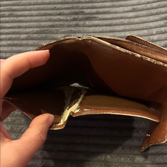 Louis Vuitton Monogram Snap Wallet - Picture 11 of 12